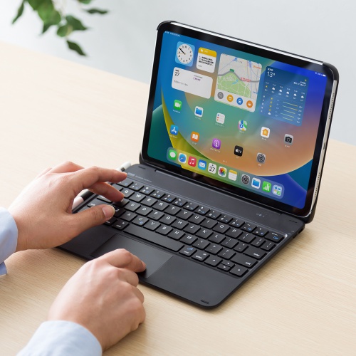 10.9インチiPad専用ケース付き Bluetoothキーボード タッチパッド付き 充電式 英語配列 ブラック/SKB-BTIPAD3BK【Mac  Supply Store】